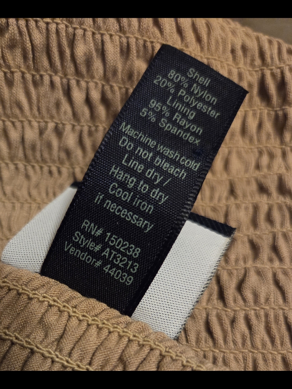 Daytrip Beige Lace V-Neck Smocked Tank. Size M - Picture 4 of 5